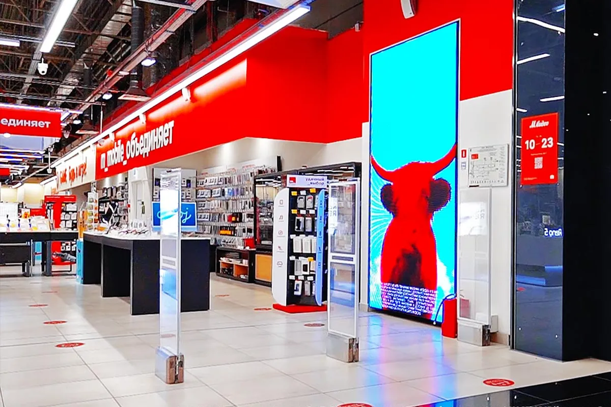 Led Screen Retail Store External Entrance LED Display for Shopping Center - Outdoor Solution - RadixLed ...